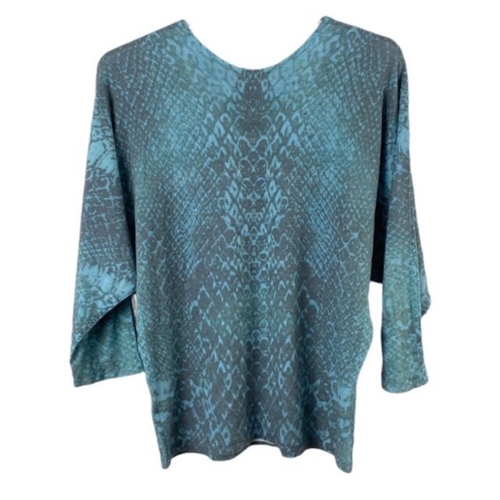 Nally & Millie Printed V-Neck Top Sweater - Picture 2 of 6